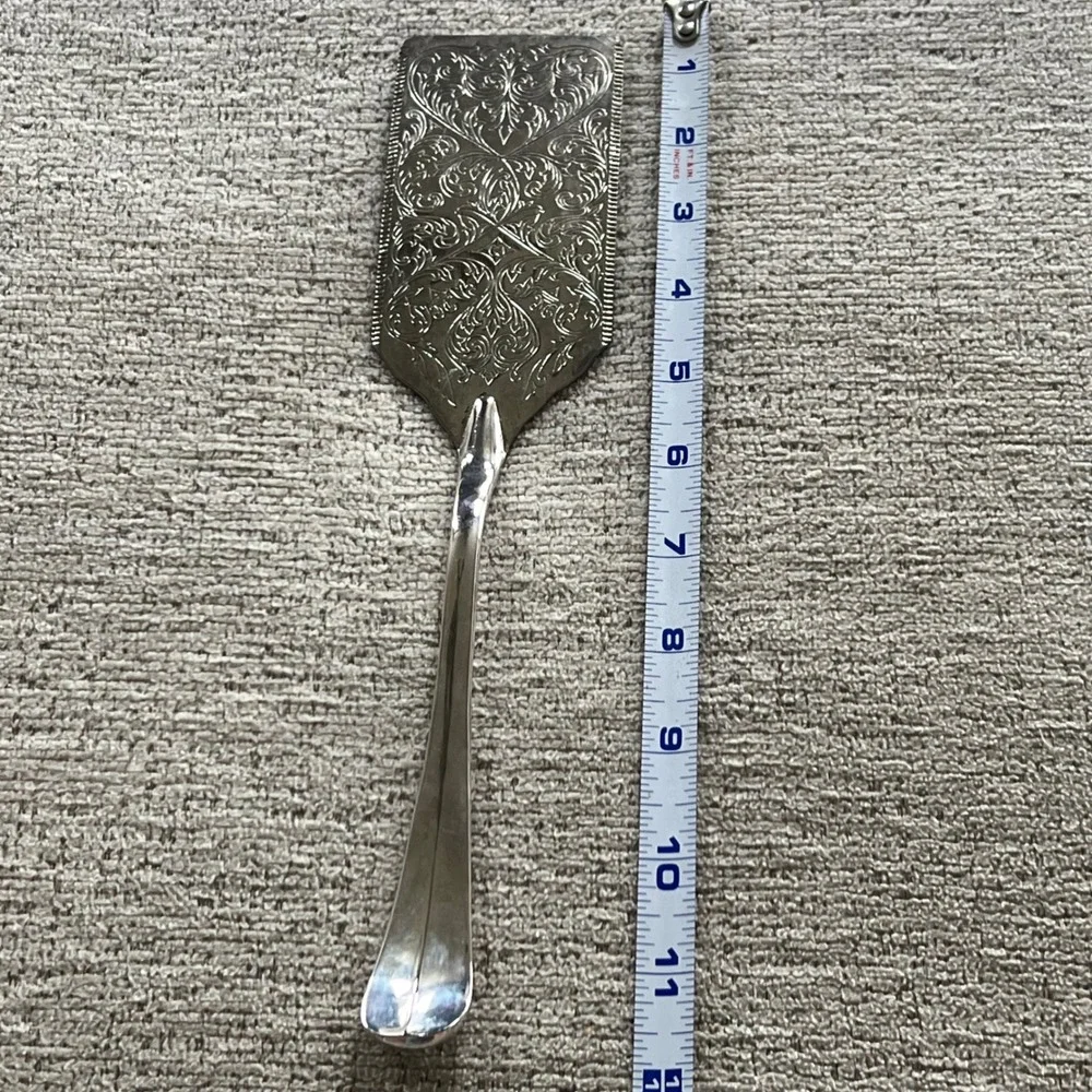 Vintage Silver Plated Etched Cake‎ Pie Server Serrated Edge Floral Scroll 11.5in